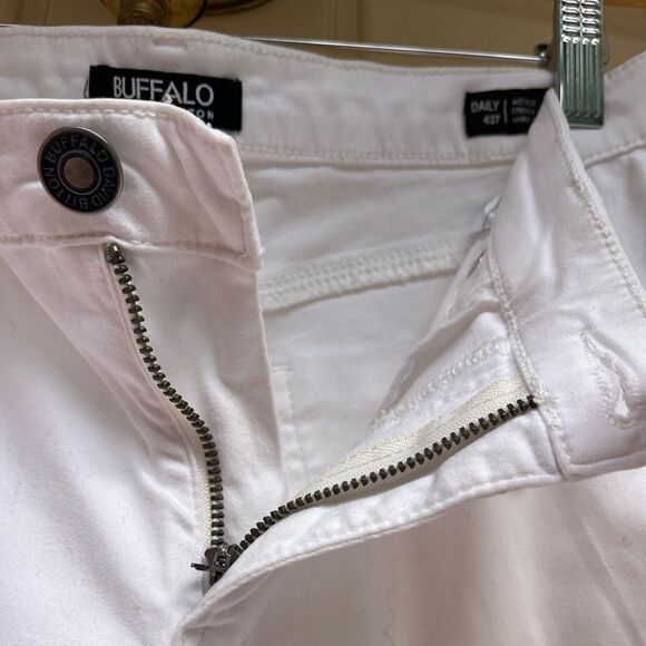 Buffalo David Bitton white ankle length midrise jeans, zipper closure,pockets,27 - Picture 6 of 7